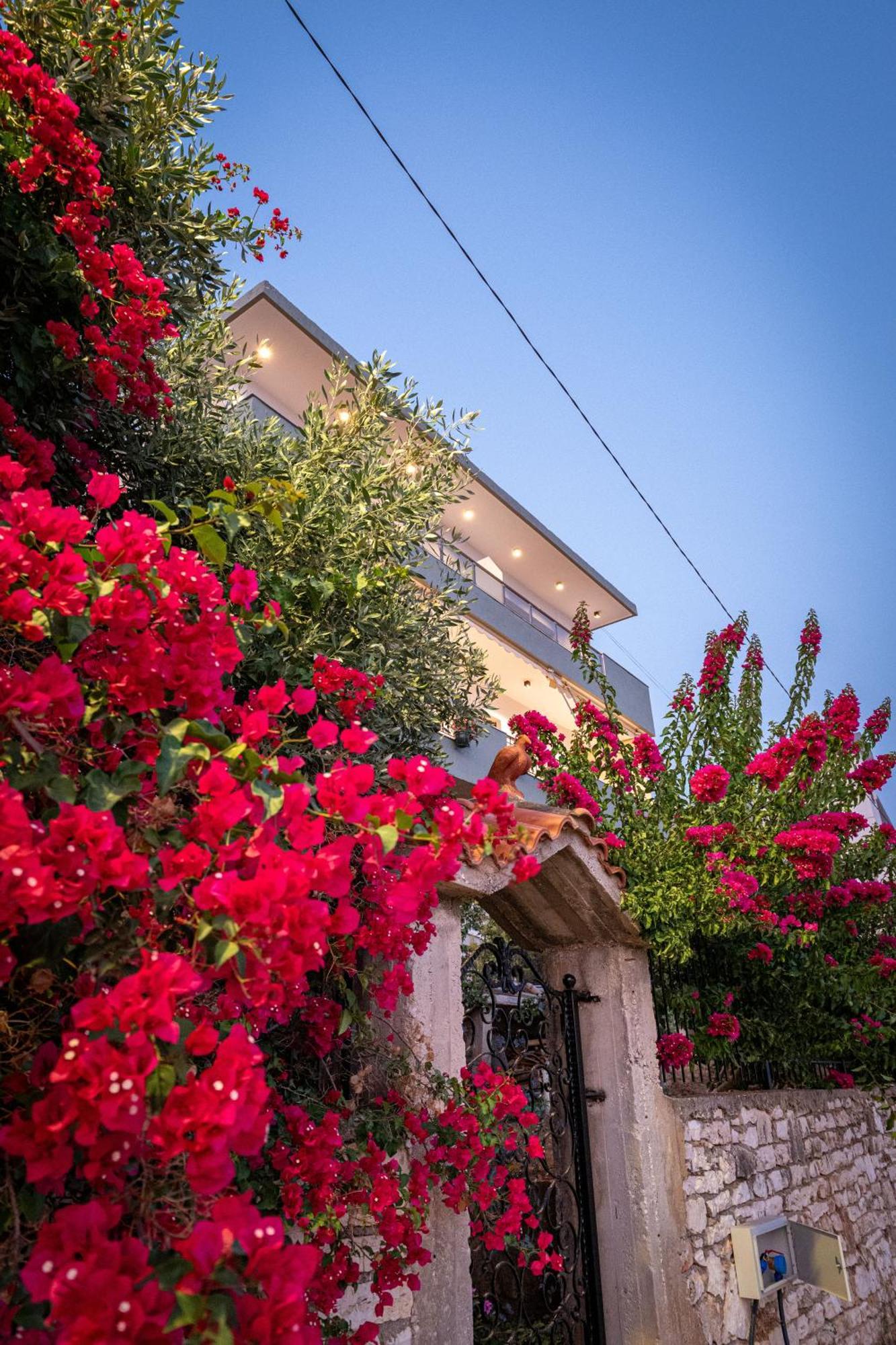 Euphoria Apartments Sarande Exterior photo